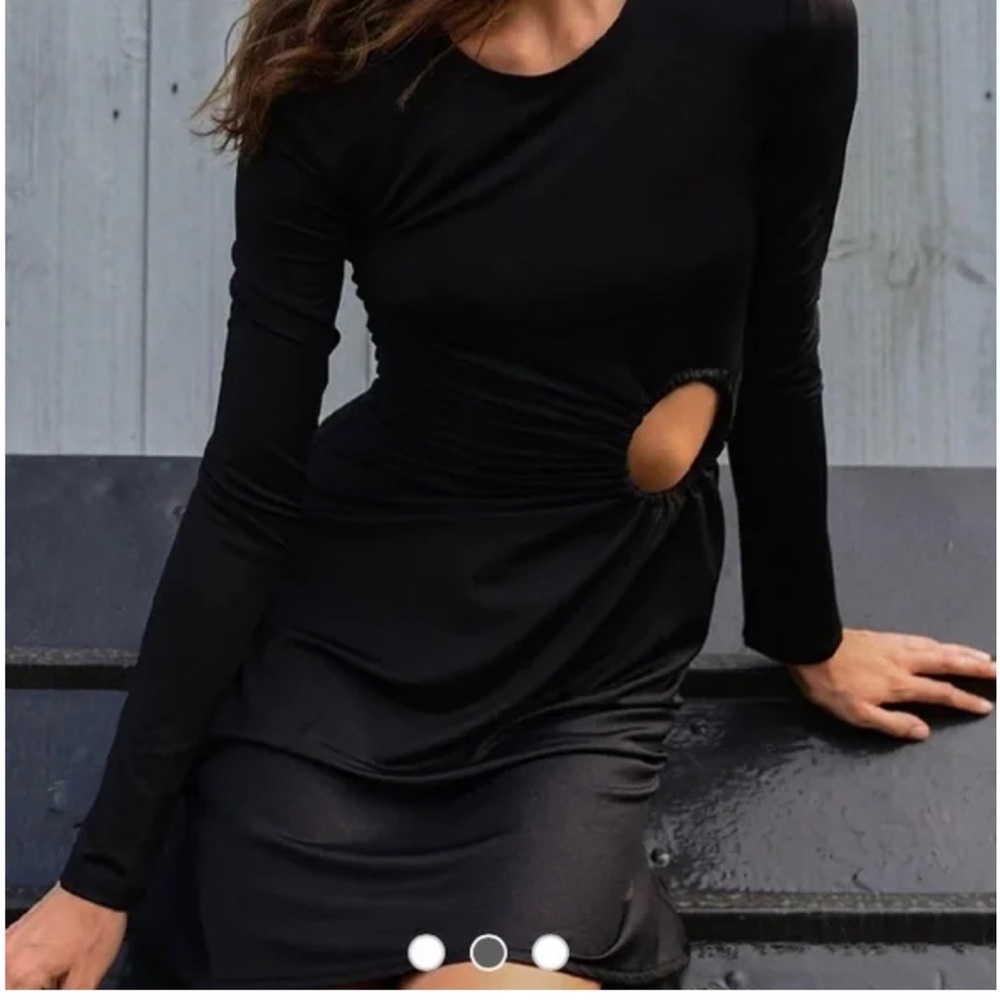 WEWOREWHAT Black O Ring Ruched Mini Dress Small